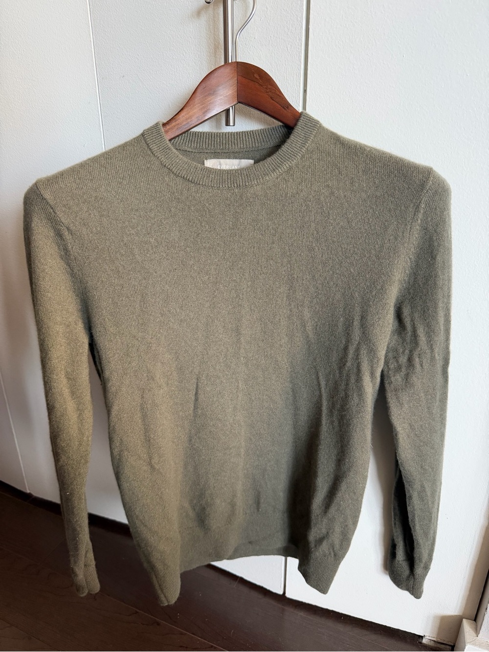 Everlane Men's Cashmere Crewneck Sweater in Olive